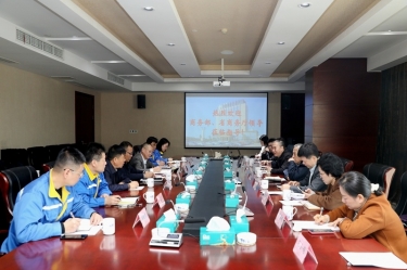 商務(wù)部駐杭特辦特派員劉福學(xué)攜浙江省商務(wù)廳黨組成員、總經(jīng)濟師朱軍一行蒞臨景興紙業(yè)考察調(diào)研